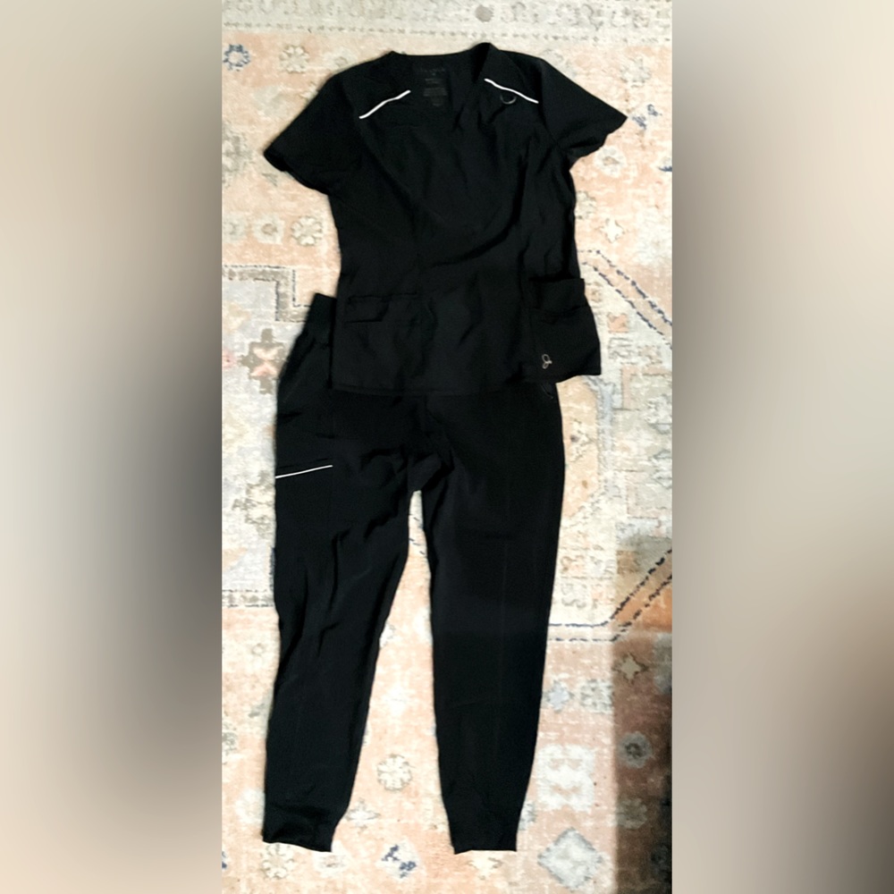 Januu Black Scrubs